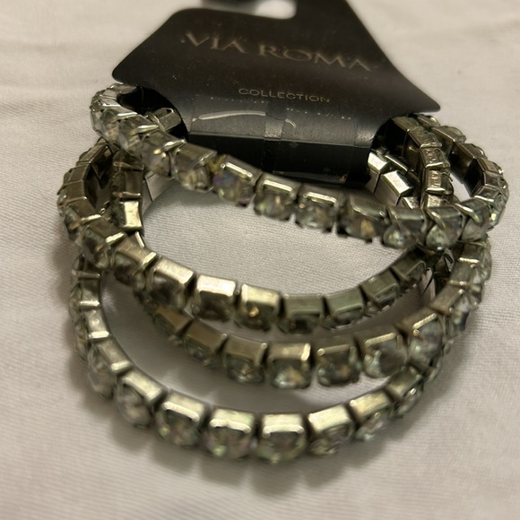 NWT, Silver tone stretch bracelets, rhinestone crystals, set of 4 - Picture 2 of 3